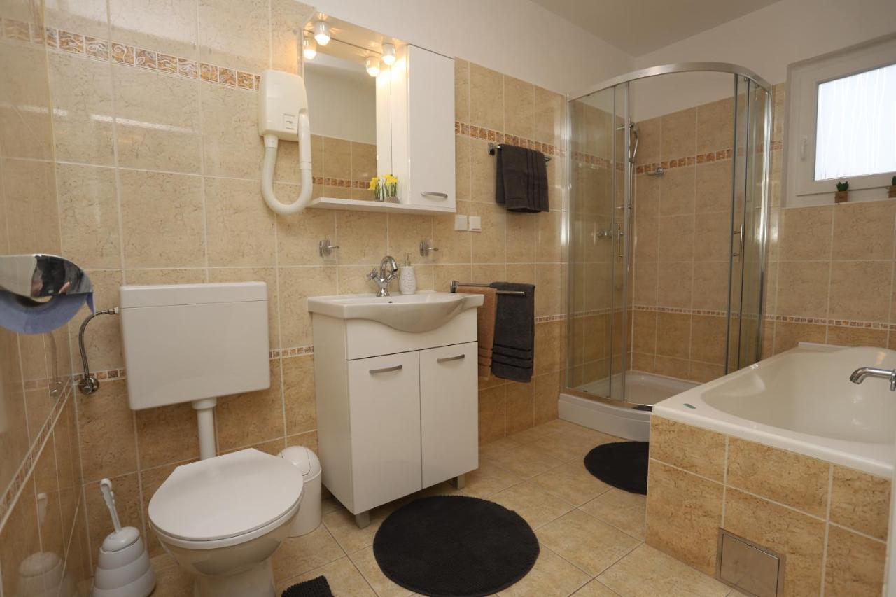 Apartman Perla Deluxe Пореч Екстер'єр фото