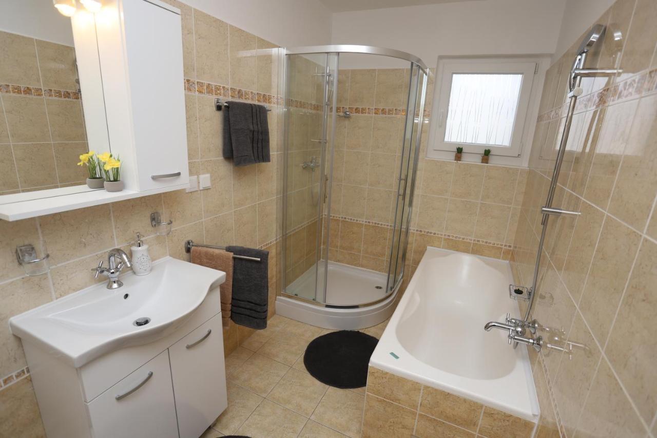 Apartman Perla Deluxe Пореч Екстер'єр фото